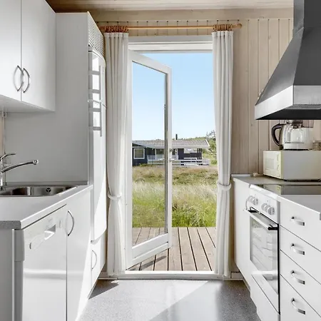 3 Bedroom Amazing In Hvide Sande Semesterbostad *