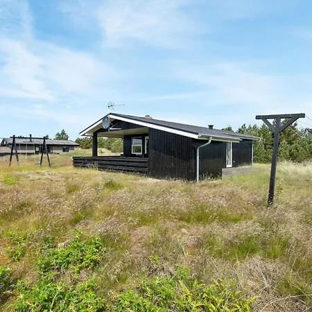 3 Bedroom Amazing In Hvide Sande Holiday home Bjerregard
