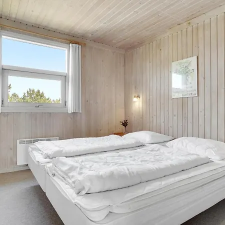 3 Bedroom Amazing In Hvide Sande Semesterbostad *