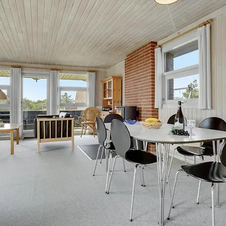 3 Bedroom Amazing In Hvide Sande